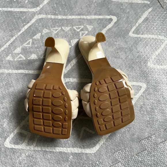 Cream braided short heel - Picture 3 of 4
